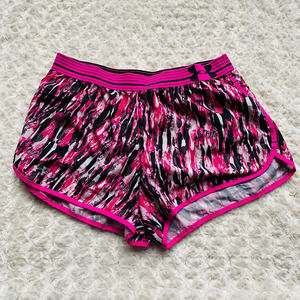 Under Armour Pink Heat Gear Cheetah Perfect Pace ShortsTraining Running Medium